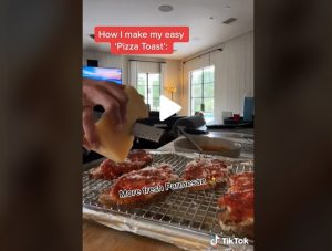 Viral: Αυτή η πίτσα είναι η νέα τάση στο ΤikTok