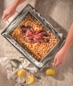 Ρεβίθια με θαλασσινά – Ένα σαρακοστιανό ντουέτο για νόστιμη νηστεία
