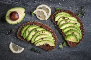 Το μυστικό υλικό που απογειώνει το avocado toast