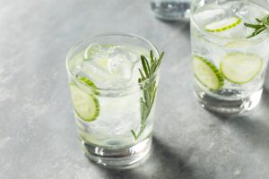 Δροσιστική βότκα με αγγούρι και λάιμ