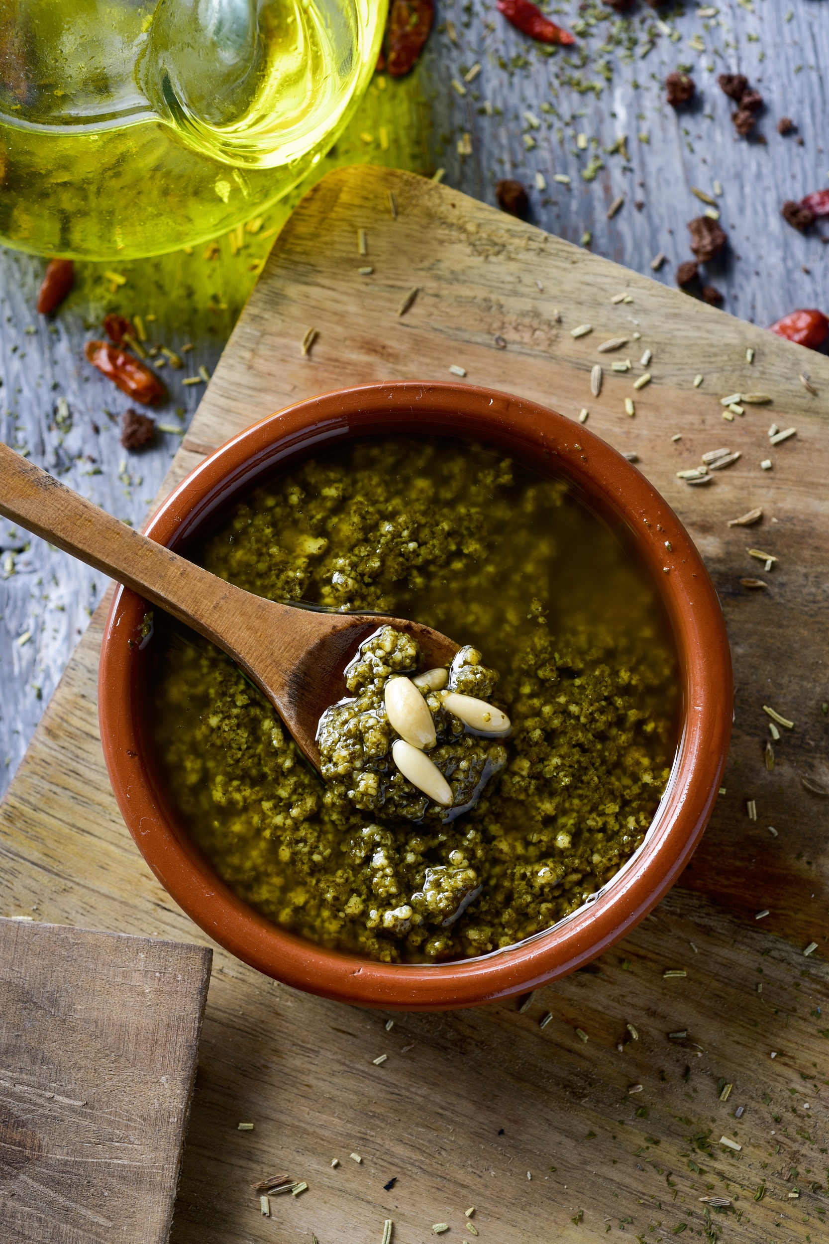 High-angle,Shot,Of,An,Earthenware,Bowl,With,Italian,Pesto,Sauce