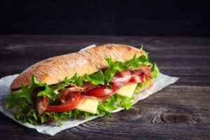 Γιατί τα σάντουιτς που αγοράζουμε είναι νοστιμότερα από τα δικά μας
