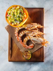 Ψητές γαρίδες με σάλτσα pico de gallo από μάνγκο