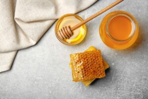 Γιατί κρυσταλλώνει το μέλι και τι πρέπει να κάνετε αν συμβεί;
