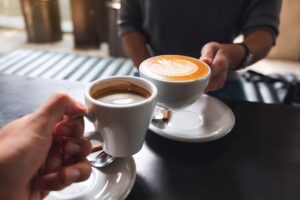 Ζεστή σοκολάτα ή ζεστό καφέ; Τι προτιμούν οι αναγνώστες του Cantina
