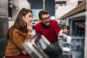 Πλυντήριο πιάτων: υπάρχει σωστός τρόπος για να το γεμίσουμε;