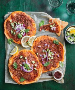 Vegan λαχματζούν από κουνουπίδι
