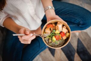 Mindful eating ή αλλιώς ενσυνείδητη διατροφή: τι είναι και πώς να την εφαρμόσετε
