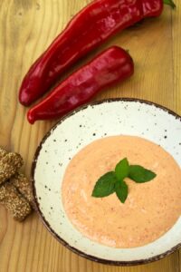 Ντιπ πιπεριάς Φλωρίνης με φρέσκο τυρί κρέμα