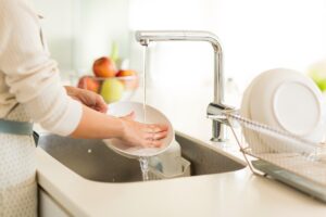 Αυτή είναι η καλύτερη ώρα για το πλύσιμο των πιάτων