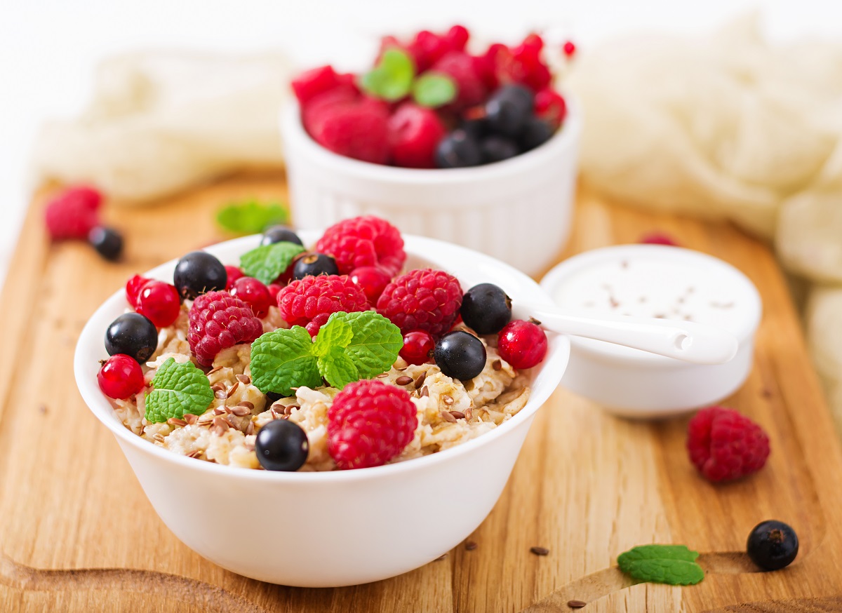 Tasty,And,Healthy,Oatmeal,Porridge,With,Berry,,Flax,Seeds,And
