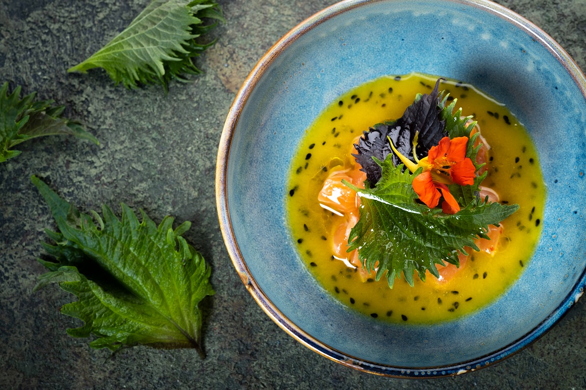 Salmon,Fillet,Ceviche,With,Shiso,Leaves,In,A,Blue,Bowl.