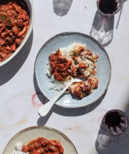 Λαγωτό με σουπιά και χταπόδι, φρέσκια ντομάτα και μαυροδάφνη