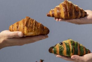 Flaked: η νέα αλυσίδα γλυκών και αλμυρών κρουασάν