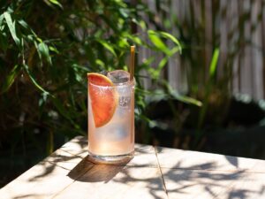 Τι γίνεται εκεί έξω; Δροσιστικές Margaritas, Palomas και παριανές γευστικές εκπλήξεις