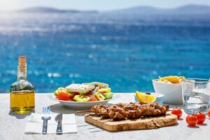 Φαγητό στις διακοπές: Tips για να κρατήσετε το budget σε ένα επίπεδο