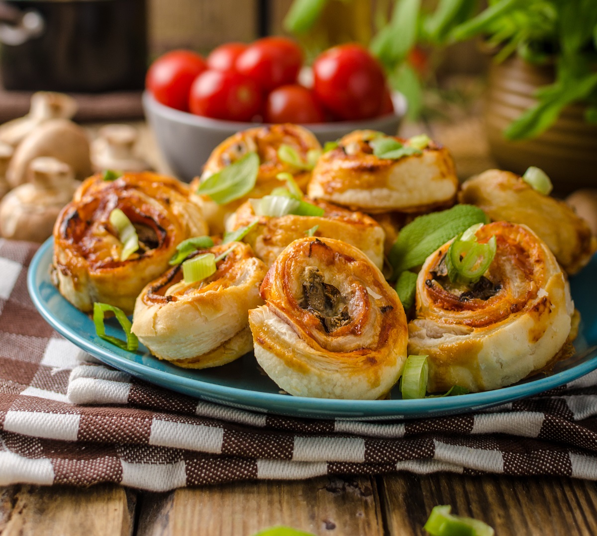 Pizza snails puff pastry