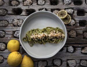 Λιγκουίνι al limone με γαρίδες και ρόκα