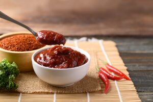 Τι είναι η κορεάτικη κόκκινη πάστα Gochujang (+ συνταγή)