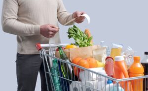 Πόσα ξοδεύω για φαγητό. Γ.Δ., 54 ετών, γραφίστας, χωρισμένος με 1 παιδί και μισθό 1200€
