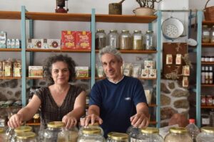Το Εναλλακτικό Παντοπωλείο της Καλύμνου που έστειλε στην Αλάσκα αλίπαστα από το νησί