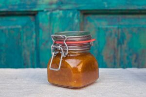 Φτιάχνουμε πανεύκολo dressing με τζίντζερ και απογειώνουμε τις σαλάτες μας και όχι μόνο