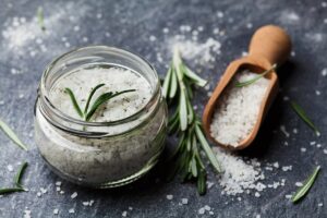 Αλάτι καπνιστό, με σκινόκαρπο, κρασί και αυγοτάραχο σε 15 ξεχωριστά ελληνικά προϊόντα