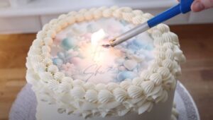 Burnaway cakes: η νέα τάση στις τούρτες- έκπληξη που φλέγονται χωρίς να χαλάνε
