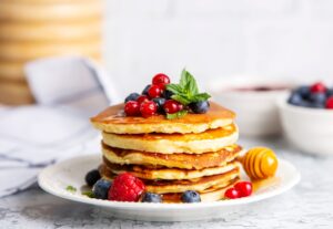 Healthy,Summer,Breakfast,,Homemade,Classic,American,Pancakes,With,Fresh,Fruit