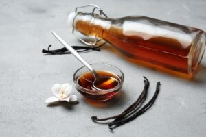 Πώς να φτιάξετε σπιτικό εκχύλισμα βανίλιας μόνο με 2 υλικά
