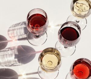 Set,Of,Wine,In,Glasses.,Red,,Rose,And,White,Wine