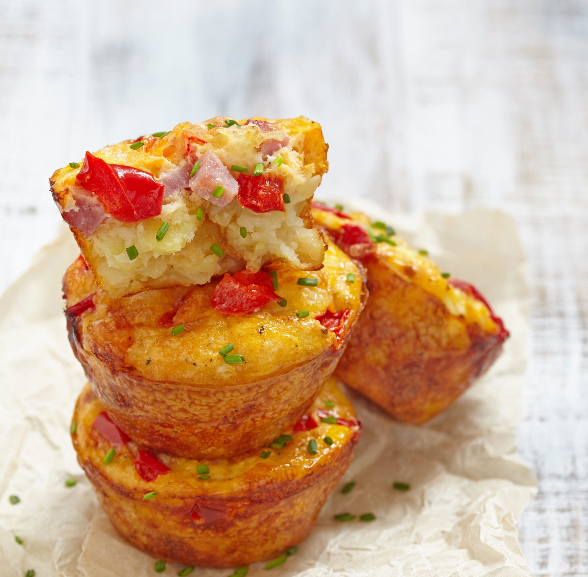 Delicious,Egg,Muffins,With,Ham,,Cheese,And,Vegetables