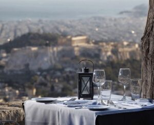 Ορίζοντες Λυκαβηττού: Γεύμα στην κορυφή του λόφου