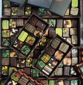 The Dark Side of Chocolate: Τα σοκολατάκια που ταξιδεύουν σε Ιαπωνία και Ντουμπάι