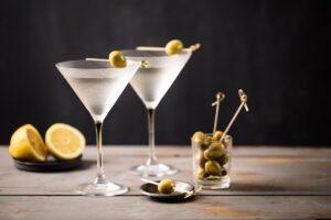Whiskey ή Gin; Ποιο ποτό προτιμούν οι αναγνώστες του Cantina;
