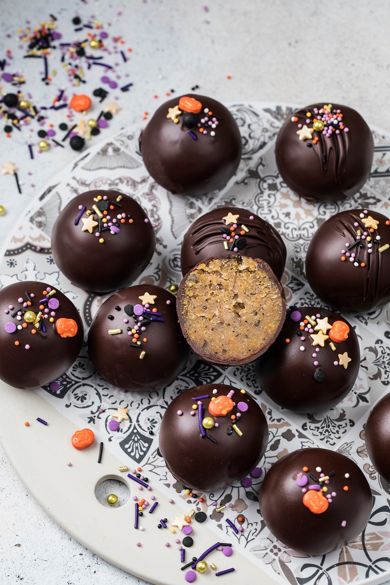 Pumpkin,Truffles,With,Chocolate,And,Sprinkles