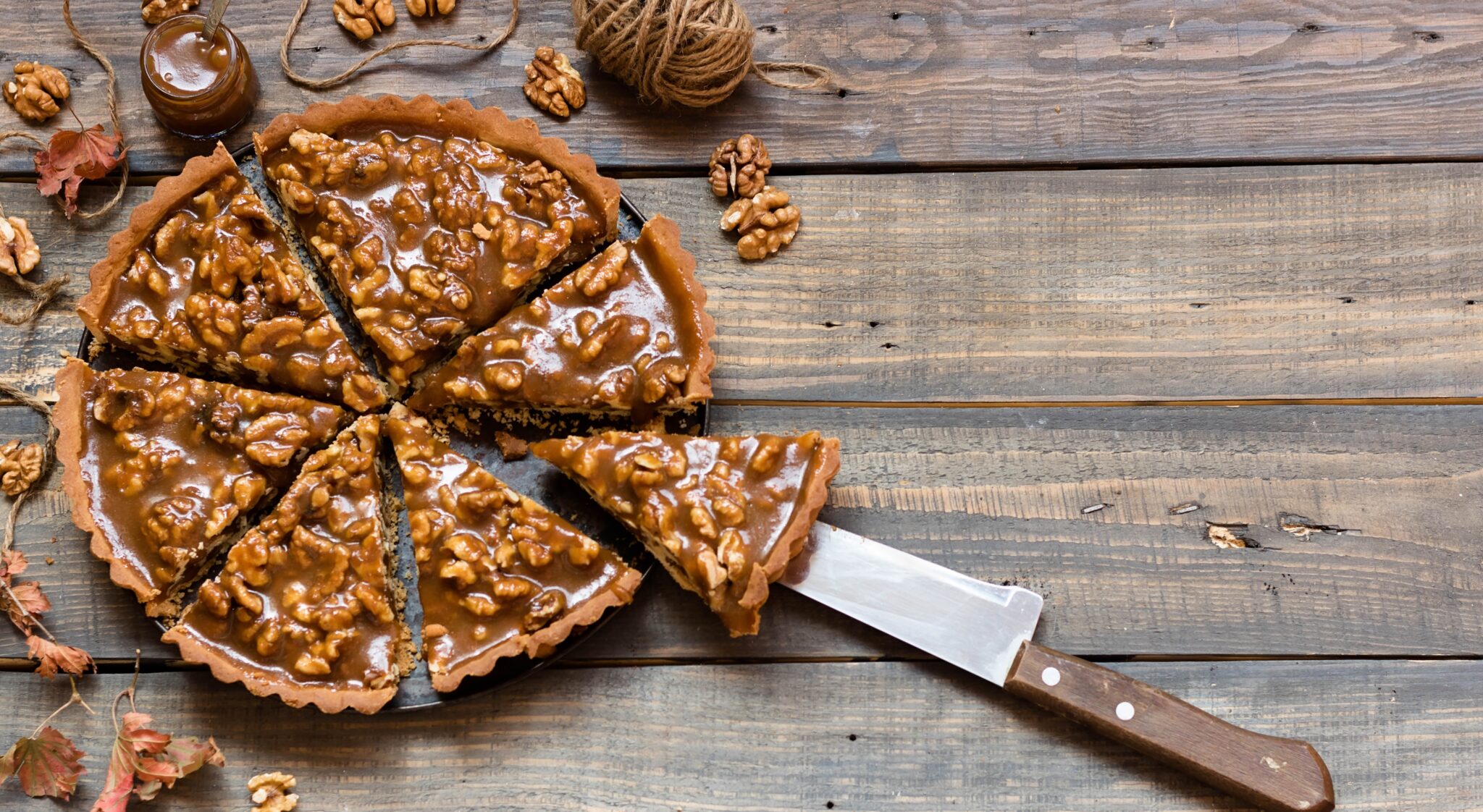 Tarte,With,Salted,Caramel,And,Walnuts