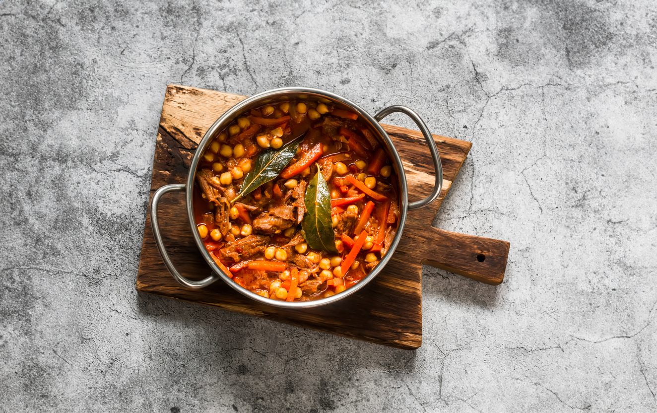 Slow,Cooker,Beef,Stew,With,Chickpeas,In,A,Pot,On