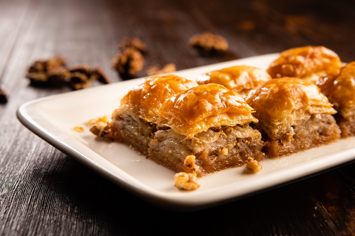 Turkish,Traditional,Dessert,Baklava,With,Pistachio,And,Walnut,Close,Up