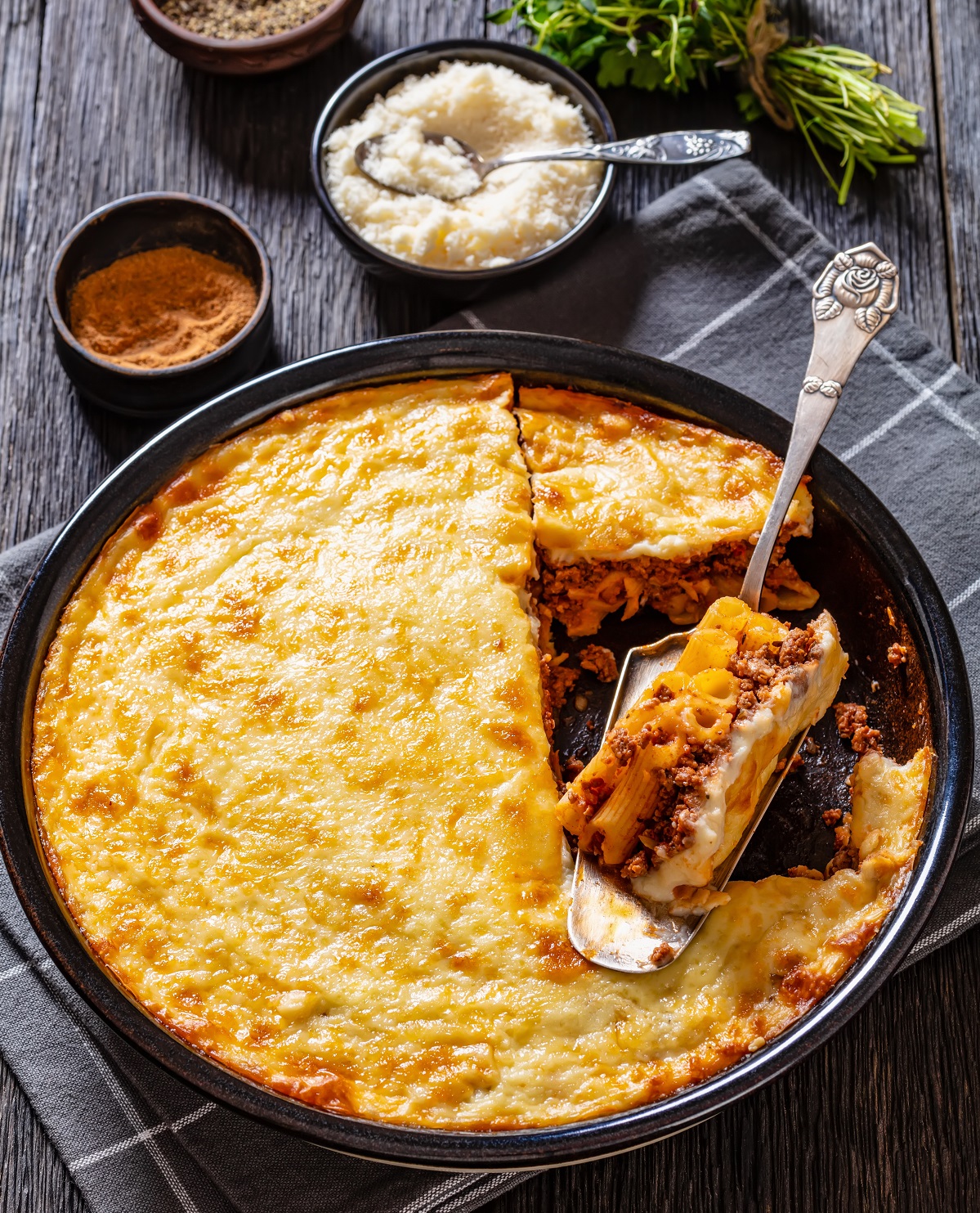 Greek,Pastitsio,Of,Macaroni,,Ground,Lamb,,Grated,Cheese,,And,Tomatoes