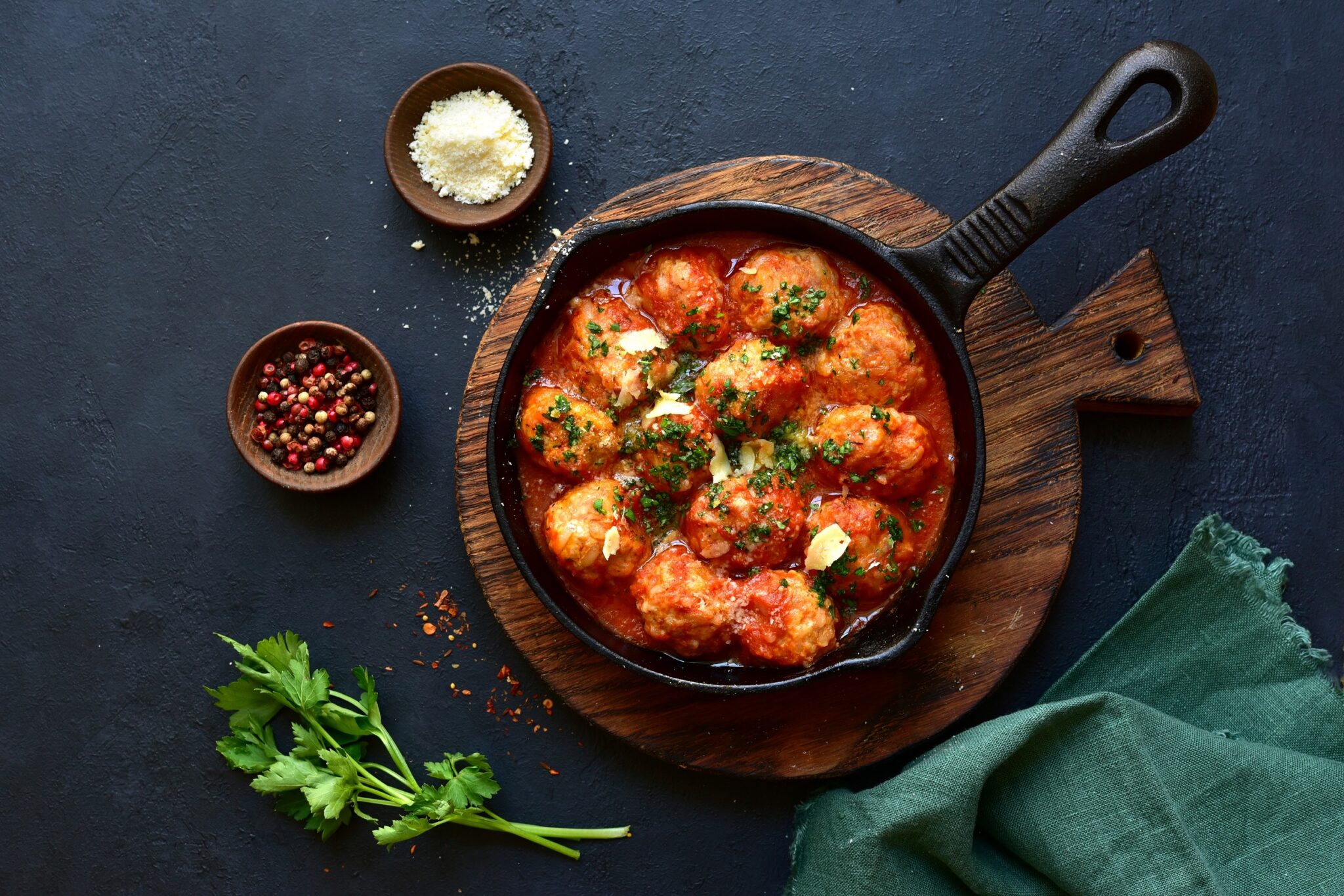 Meatballs,With,Rice,In,Tomato,Sauce,In,A,Skillet,Pan