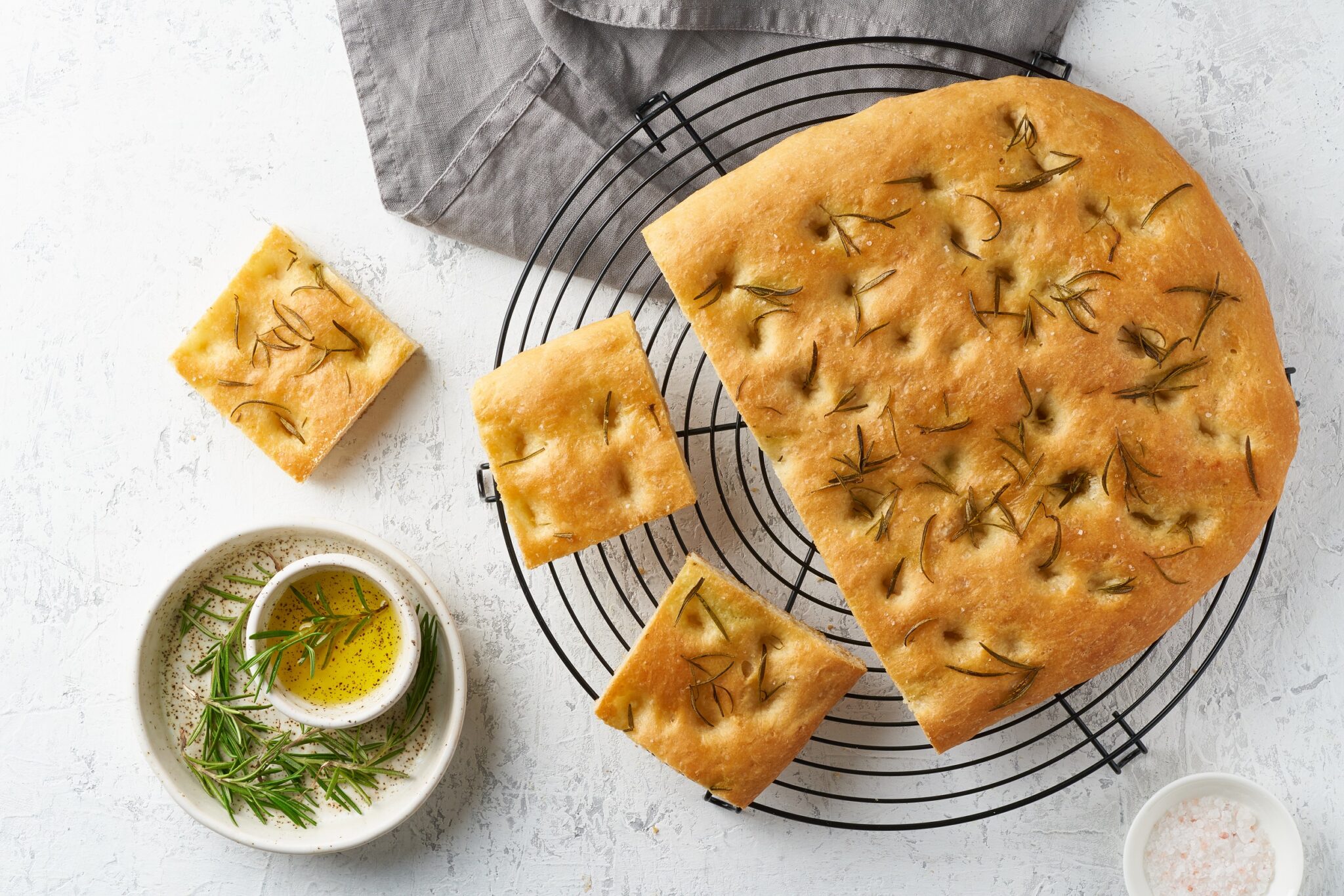 Focaccia,,Pizza,,Italian,Flat,Bread,With,Rosemary,And,Olive,Oil