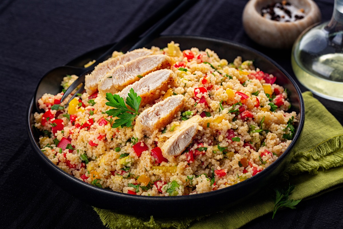 Couscous,Salad,With,Chicken,Breast,And,Vegetables,,Tomatoes,,Avocado,,Bell