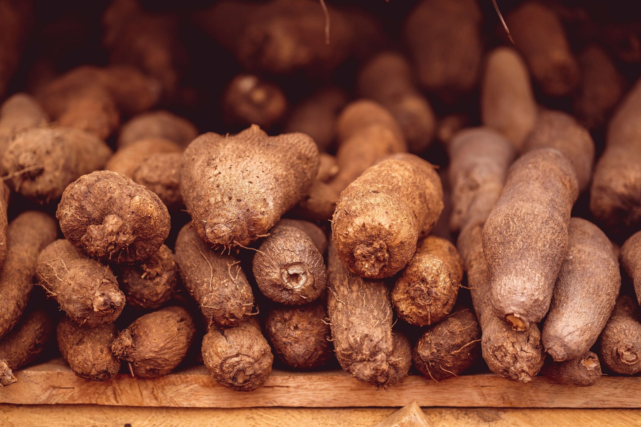 A,Heap,Of,Yams,Displayed,At,A,Market