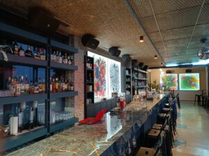 Μαραντόνα: Ένα bar στην Αργυρούπολη που επιστρέφει στα απλά