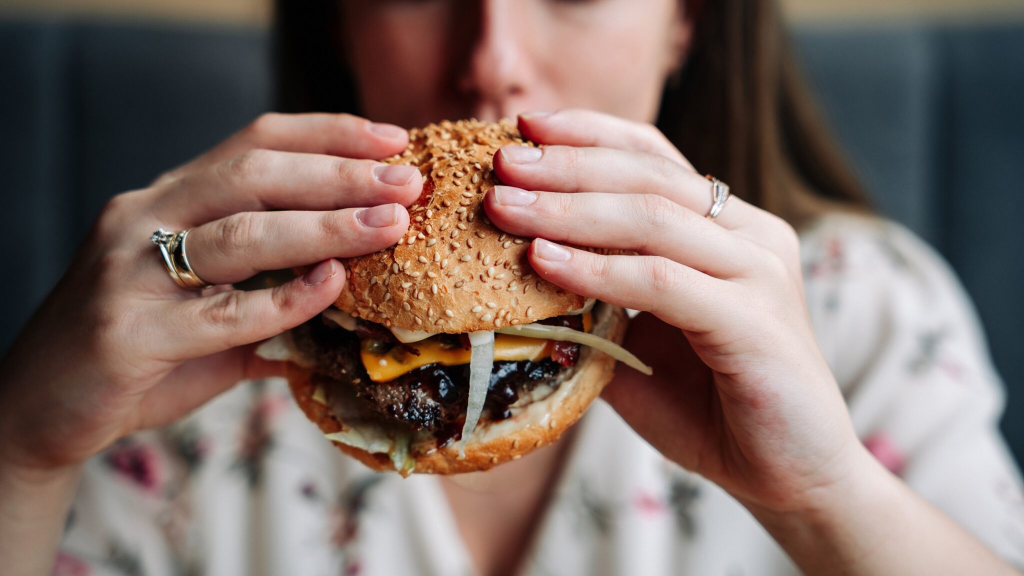 Fast,Food,Burger,Eat.,Pretty,Young,Happy,Woman,Eating,Tasty