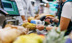 Σούπερ μάρκετ: Πιο ακριβός ο φετινός Μάρτιος – Η λίστα με τα προϊόντα