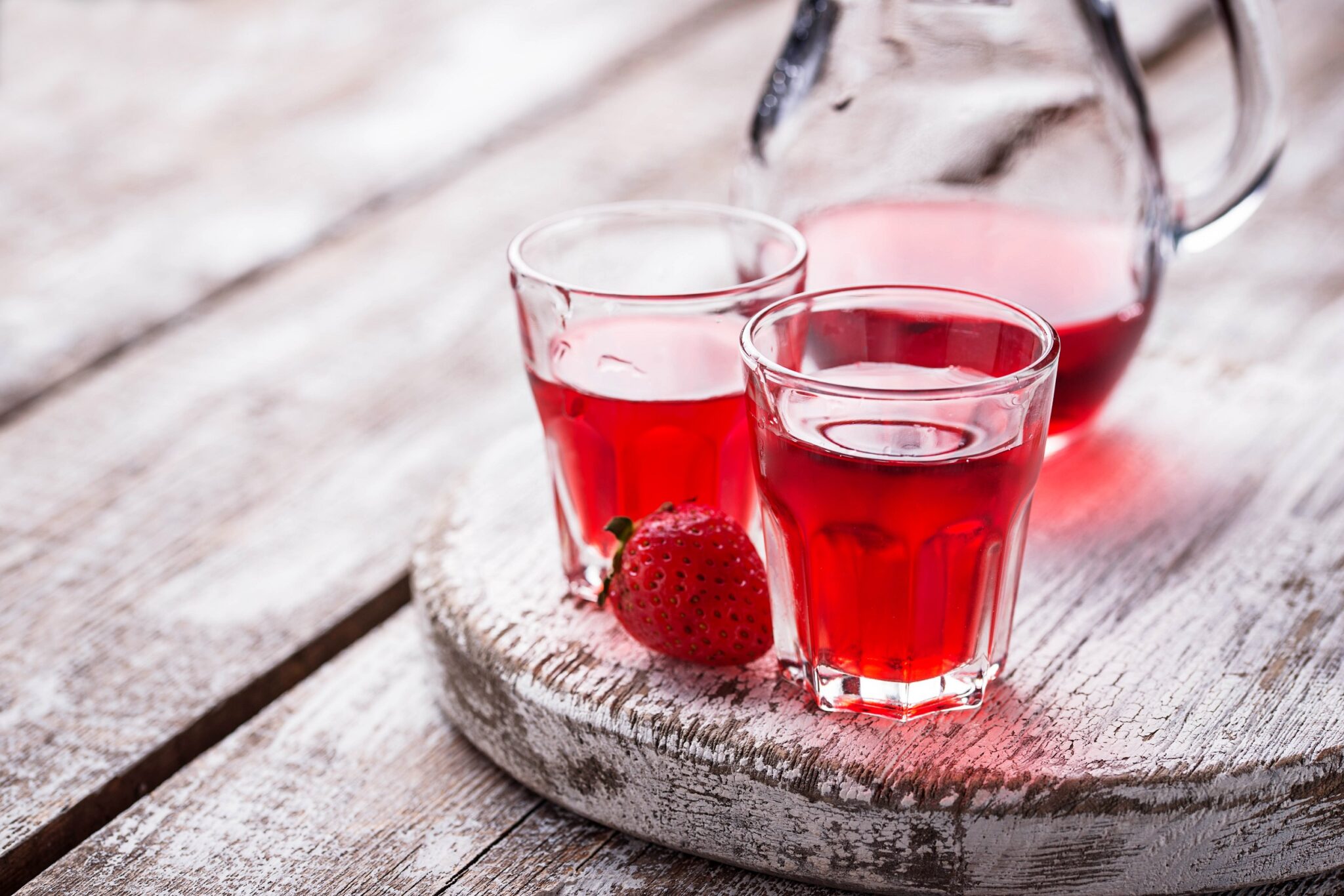 Strawberry,Liquor,In,A,Glasses.,Selective,Focus