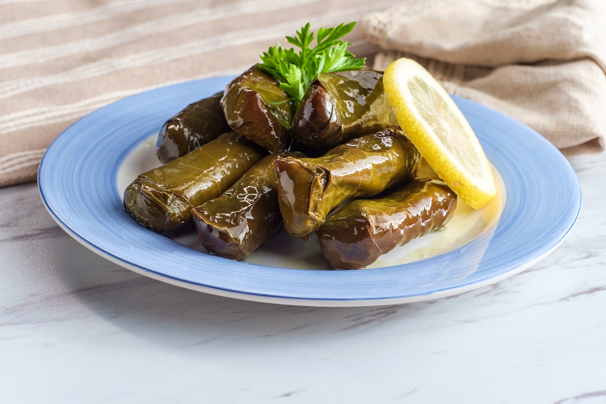 Armenian,Yaprak,Dolma,,Stuffed,Grape,Leaves,Garnished,With,Lemon,And