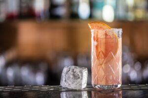 Paloma Cocktail: Η ροζ απόλαυση του καλοκαιριού